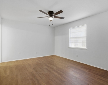 6413 Melinda Court - Photo Thumbnail 14
