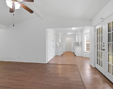 6413 Melinda Court - Photo Thumbnail 7
