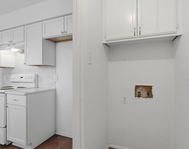 6413 Melinda Court - Photo Thumbnail 11