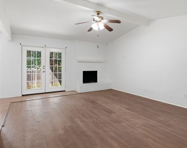6413 Melinda Court - Photo Thumbnail 5