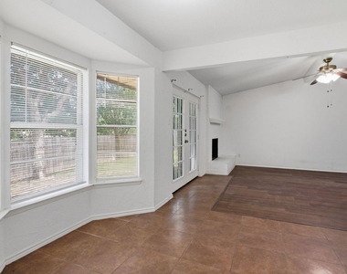 6413 Melinda Court - Photo Thumbnail 13