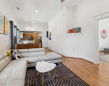 4112 Congress Avenue - Photo Thumbnail 8