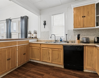 4112 Congress Avenue - Photo Thumbnail 15