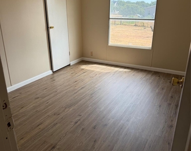 143 Summit Ridge Lane - Photo Thumbnail 4