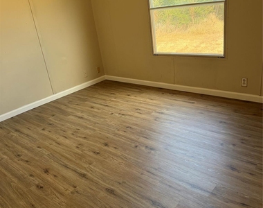 143 Summit Ridge Lane - Photo Thumbnail 3