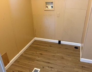 143 Summit Ridge Lane - Photo Thumbnail 11