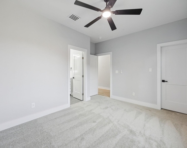 2415 Valley View Drive - Photo Thumbnail 20