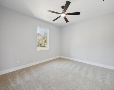 2415 Valley View Drive - Photo Thumbnail 16