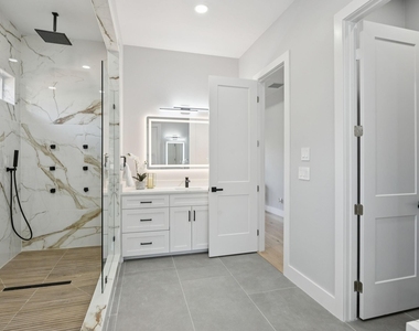 2415 Valley View Drive - Photo Thumbnail 11