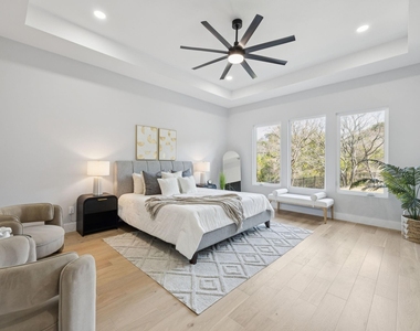 2415 Valley View Drive - Photo Thumbnail 8