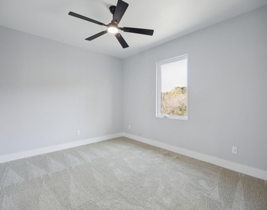 2415 Valley View Drive - Photo Thumbnail 18