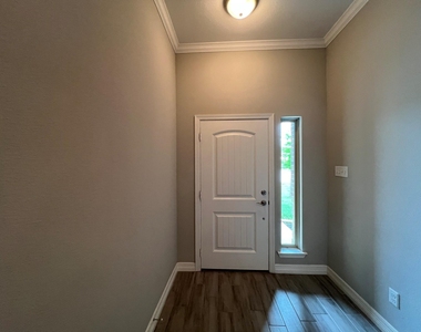 149 Frank Street - Photo Thumbnail 1