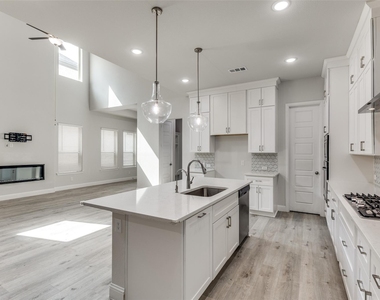 4592 Refugio Drive - Photo Thumbnail 15