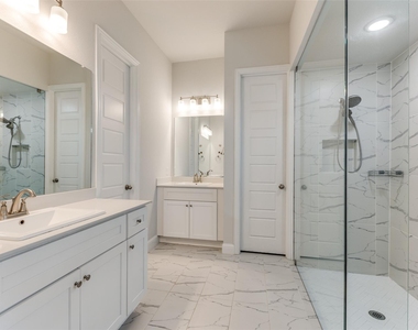 4592 Refugio Drive - Photo Thumbnail 24