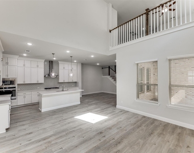 4592 Refugio Drive - Photo Thumbnail 8