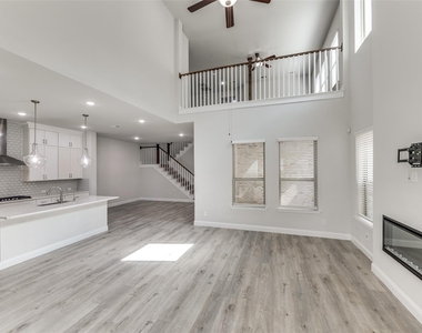 4592 Refugio Drive - Photo Thumbnail 7