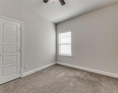 4592 Refugio Drive - Photo Thumbnail 27