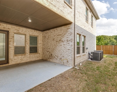 4592 Refugio Drive - Photo Thumbnail 32
