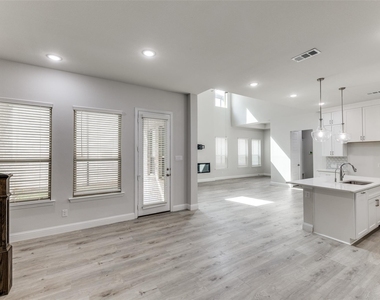 4592 Refugio Drive - Photo Thumbnail 10