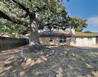 2424 Meadow Creek - Photo Thumbnail 19