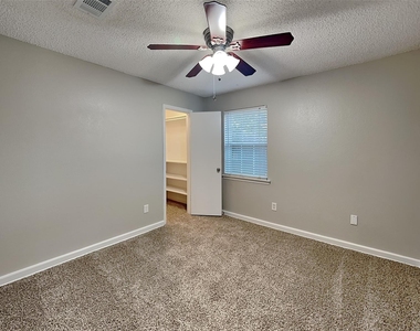 2424 Meadow Creek - Photo Thumbnail 13