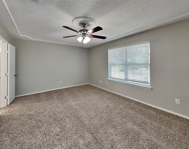 2424 Meadow Creek - Photo Thumbnail 8