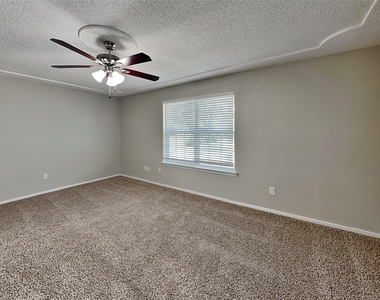 2424 Meadow Creek - Photo Thumbnail 7