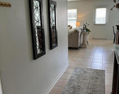 600 Noble Grove Lane - Photo Thumbnail 4