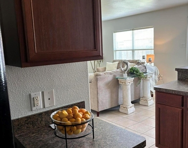 600 Noble Grove Lane - Photo Thumbnail 3