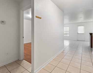 600 Noble Grove Lane - Photo Thumbnail 6