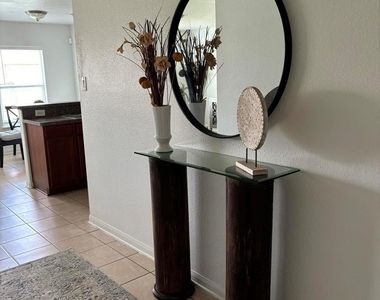 600 Noble Grove Lane - Photo Thumbnail 5