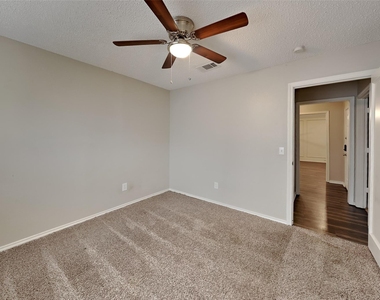 3252 Sugarbush Drive - Photo Thumbnail 13