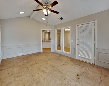 3252 Sugarbush Drive - Photo Thumbnail 3