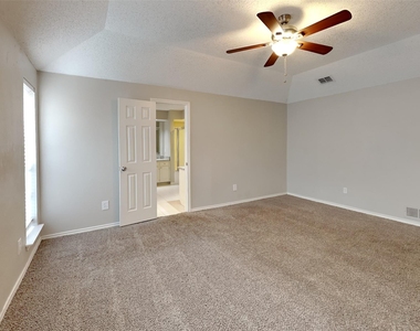3252 Sugarbush Drive - Photo Thumbnail 9