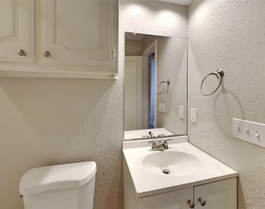 3252 Sugarbush Drive - Photo Thumbnail 17
