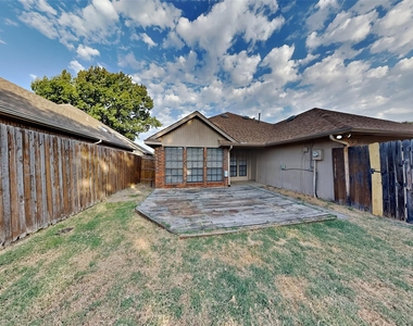 3252 Sugarbush Drive - Photo Thumbnail 19