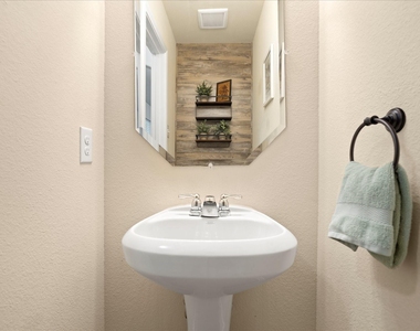1604 Blue Jay Drive - Photo Thumbnail 7