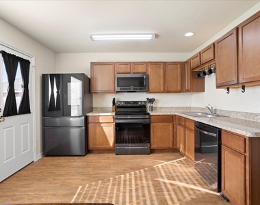 1604 Blue Jay Drive - Photo Thumbnail 11