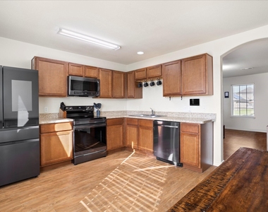 1604 Blue Jay Drive - Photo Thumbnail 10