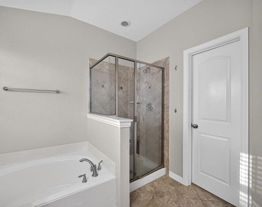 7880 Oxer Drive - Photo Thumbnail 24