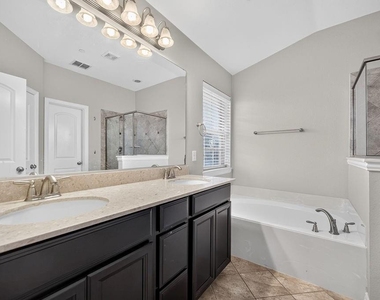 7880 Oxer Drive - Photo Thumbnail 23