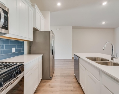 1532 Ruby Jewel Lane - Photo Thumbnail 6
