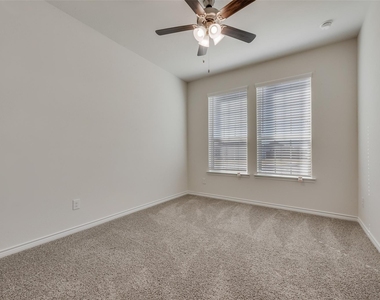 1532 Ruby Jewel Lane - Photo Thumbnail 14