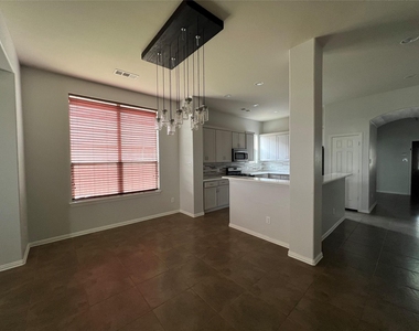 9405 Drovers View Trail - Photo Thumbnail 5