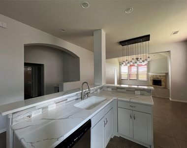 9405 Drovers View Trail - Photo Thumbnail 3