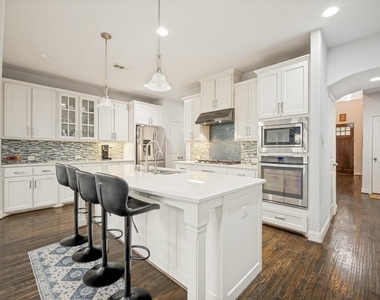 5112 Engleswood Trail - Photo Thumbnail 4