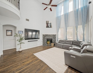 5112 Engleswood Trail - Photo Thumbnail 10