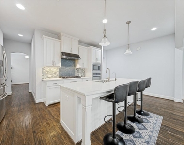 5112 Engleswood Trail - Photo Thumbnail 7