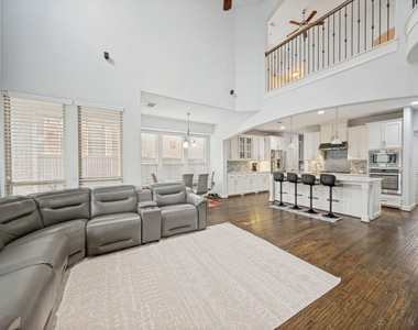 5112 Engleswood Trail - Photo Thumbnail 8