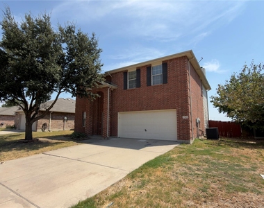 1740 Quail Springs Circle - Photo Thumbnail 2
